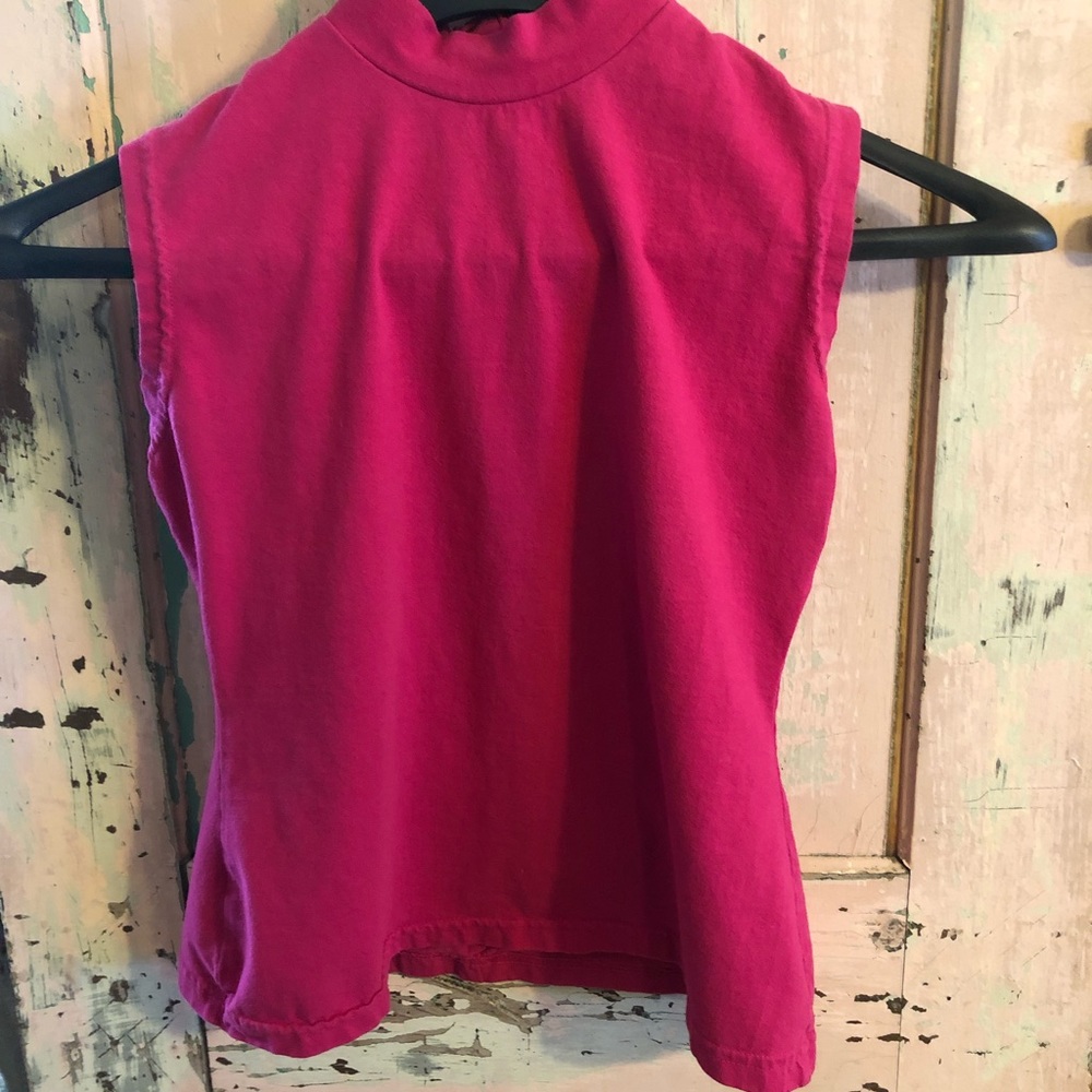 Vintage sleeveless crew neck